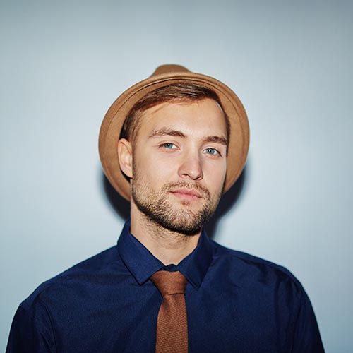 Homme elegant portrait professionnel South Management